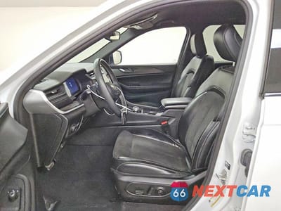 Zdjęcie 7 z 12 samochodu: 2023 JEEP GRAND CHEROKEE LAREDO VIN:1C4RJGAG4PC647812 - miniatura