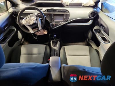 Zdjęcie 8 z 12 samochodu: 2012 TOYOTA PRIUS C THREE VIN:JTDKDTB37C1002526 - miniatura