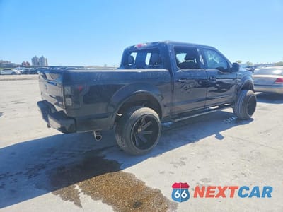 Trzecie zdjęcie samochodu z tyłu: 2017 FORD F150 SUPERCREW VIN:1FTEW1CG4HFA51027 - miniatura