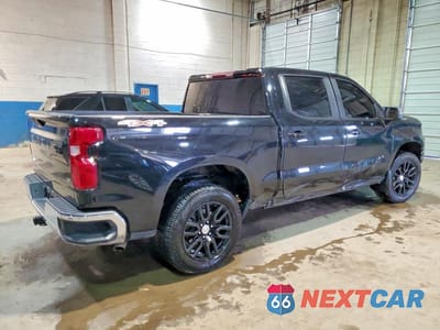 Trzecie zdjęcie samochodu z tyłu: 2021 CHEVROLET SILVERADO K1500 LT VIN:1GCPYJEK8MZ408190 - miniatura