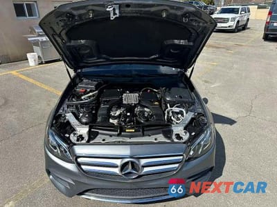 Zdjęcie 8 z 10 samochodu: 2018 MERCEDES-BENZ E 400 4MATIC VIN:WDDZF6GB8JA360831 - miniatura