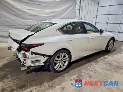Trzecie zdjęcie samochodu z tyłu: 2021 LEXUS IS 300 BASE VIN:JTHAA1D25M5116823 - miniatura