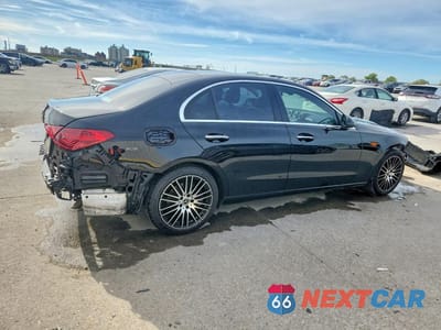 Trzecie zdjęcie samochodu z tyłu: 2022 MERCEDES-BENZ C 300 VIN:W1KAF4GB4NR059479 - miniatura