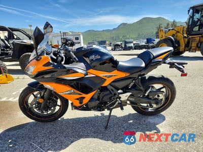 Trzecie zdjęcie samochodu z tyłu: 2019 KAWASAKI EX650 F VIN:JKAEXEK17KDA30500 - miniatura