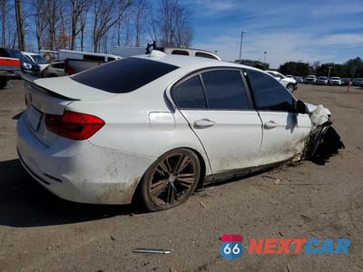 Trzecie zdjęcie samochodu z tyłu: 2016 BMW 328 XI SULEV VIN:WBA8E3G53GNU01592 - miniatura