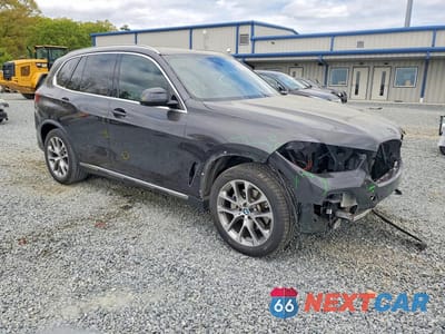 Czwarte zdjęcie samochodu z boku: 2021 BMW X5 XDRIVE40I VIN:5UXCR6C02M9E06253 - miniatura
