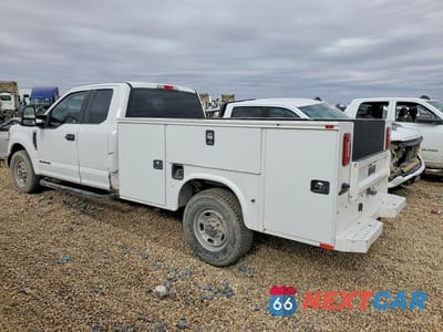 Drugie zdjęcie samochodu z przodu: 2019 FORD F350 SUPER DUTY UTILITY / SERVICE TRUCK VIN:1FD7X3ET8KEF23234 - miniatura