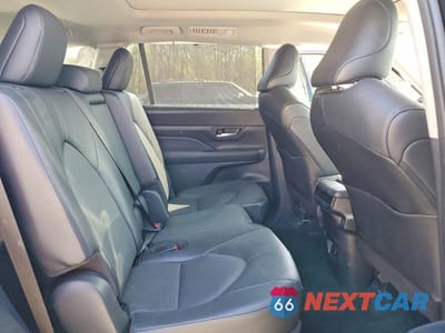 Zdjęcie 11 z 14 samochodu: 2024 TOYOTA GRAND HIGHLANDER XLE VIN:5TDAAAB59RS046212 - miniatura