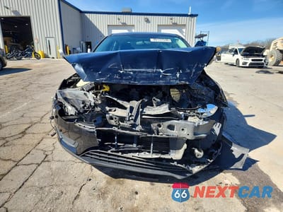 Piąte zdjęcie samochodu w środku: 2016 FORD FOCUS S VIN:1FADP3E27GL391395 - miniatura