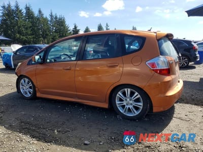 Drugie zdjęcie samochodu z przodu: 2010 HONDA FIT SPORT VIN:JHMGE8G40AS013763 - miniatura