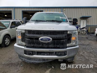 Piąte zdjęcie samochodu w środku: 2017 FORD F250 SUPER DUTY VIN:1FTBF2B61HEF44767 - miniatura
