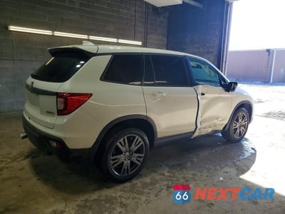 Trzecie zdjęcie samochodu z tyłu: 2021 HONDA PASSPORT EXL VIN:5FNYF8H56MB035326 - miniatura