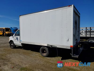 Drugie zdjęcie samochodu z przodu: 2002 FORD E350 BOX TRUCK VIN:1FDWE35L32HA17150 - miniatura