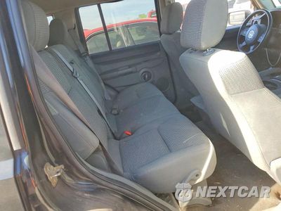 Zdjęcie 10 z 11 samochodu: 2006 JEEP COMMANDER VIN:1J8HH48K86C179669 - miniatura