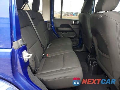 Zdjęcie 11 z 14 samochodu: 2018 JEEP WRANGLER UNLIMITED SAHARA VIN:1C4HJXEG7JW256441 - miniatura