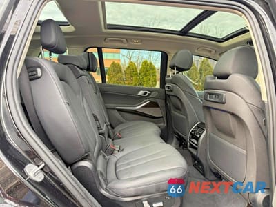 Zdjęcie 9 z 13 samochodu: 2020 BMW X7 XDRIVE40I VIN:5UXCW2C07L9B99326 - miniatura