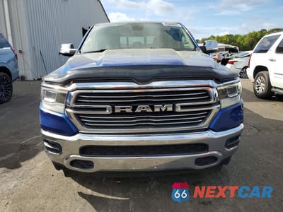 Piąte zdjęcie samochodu w środku: 2019 RAM 1500 LARAMIE VIN:1C6RREDT6KN785653 - miniatura