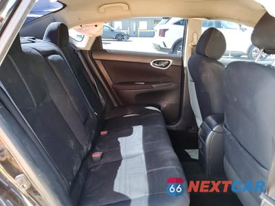 Zdjęcie 10 z 12 samochodu: 2015 NISSAN SENTRA S VIN:3N1AB7AP0FY302005 - miniatura