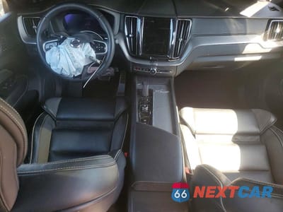 Zdjęcie 8 z 12 samochodu: 2022 VOLVO XC60 T8 RECHARGE R-DESIGN VIN:YV4BR0DM2N1904748 - miniatura