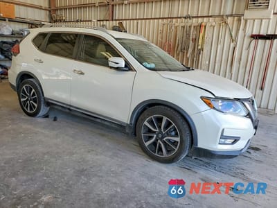 Czwarte zdjęcie samochodu z boku: 2020 NISSAN ROGUE SL VIN:5N1AT2MTXLC772760 - miniatura