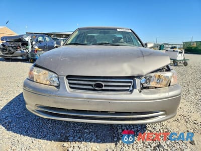 Piąte zdjęcie samochodu w środku: 2000 TOYOTA CAMRY LE VIN:4T1BG22K3YU007152 - miniatura