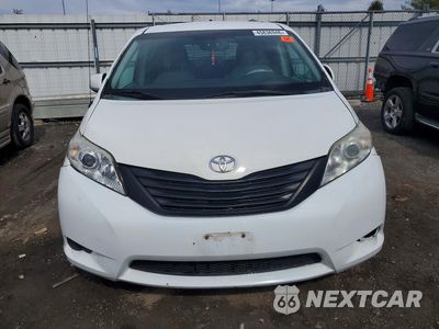 Piąte zdjęcie samochodu w środku: 2013 TOYOTA SIENNA LE 8-PASSENGER VIN:5TDKK3DC4DS357600 - miniatura