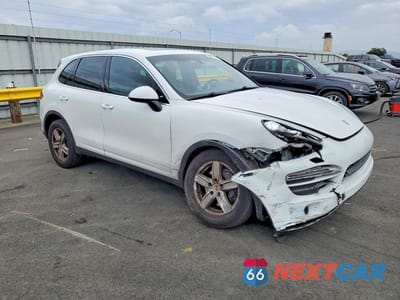 Czwarte zdjęcie samochodu z boku: 2014 PORSCHE CAYENNE VIN:WP1AA2A23ELA00575 - miniatura