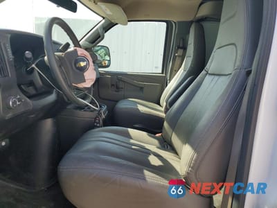 Zdjęcie 7 z 13 samochodu: 2025 CHEVROLET EXPRESS G2500 VIN:1GCWGAFP0S1270455 - miniatura