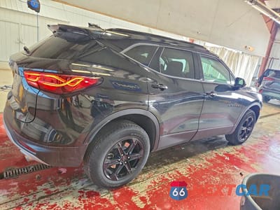 Trzecie zdjęcie samochodu z tyłu: 2026 CHEVROLET BLAZER 2LT VIN:3GNKBHR43TS122217 - miniatura