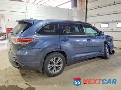 Trzecie zdjęcie samochodu z tyłu: 2015 TOYOTA HIGHLANDER XLE VIN:5TDJKRFH0FS150812 - miniatura