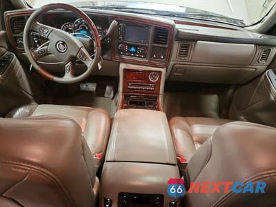 Zdjęcie 8 z 12 samochodu: 2005 CADILLAC ESCALADE LUXURY VIN:1GYEK63N25R100883 - miniatura