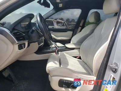 Zdjęcie 7 z 12 samochodu: 2016 BMW X5 SDRIVE35I VIN:5UXKR2C51G0R72720 - miniatura