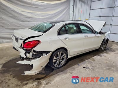 Trzecie zdjęcie samochodu z tyłu: 2021 MERCEDES-BENZ C 300 4MATIC VIN:W1KWF8EB6MR635300 - miniatura