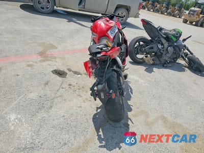 Czwarte zdjęcie samochodu z boku: 2024 HONDA CBR650 R VIN:MLHRH1552R5000380 - miniatura