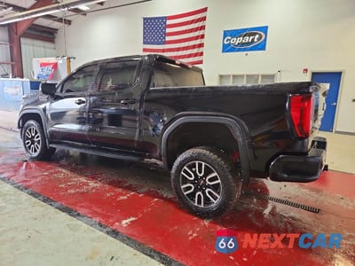 Drugie zdjęcie samochodu z przodu: 2022 GMC SIERRA K1500 AT4 VIN:1GTPUEEL4NZ551067 - miniatura