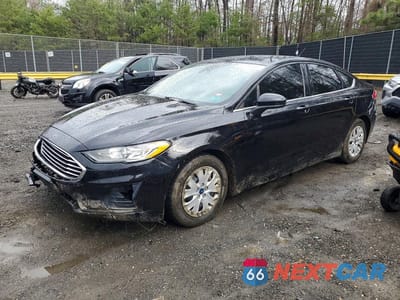 2019 FORD FUSION S 3FA6P0G72KR229765 - główne zdjęcie licytacji z USA - miniatura