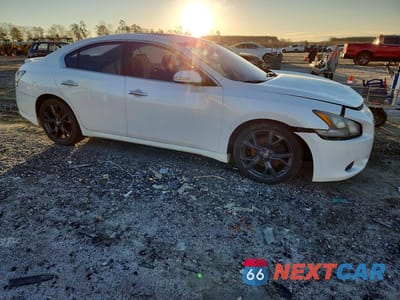 Czwarte zdjęcie samochodu z boku: 2014 NISSAN MAXIMA 3.5 SV VIN:1N4AA5AP8EC438013 - miniatura