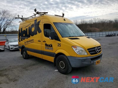 Czwarte zdjęcie samochodu z boku: 2011 MERCEDES-BENZ SPRINTER 2500 VIN:WD3PE7CC9B5584817 - miniatura