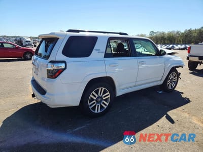 Trzecie zdjęcie samochodu z tyłu: 2022 TOYOTA 4RUNNER TRD SPORT VIN:JTEAU5JR3N5262085 - miniatura