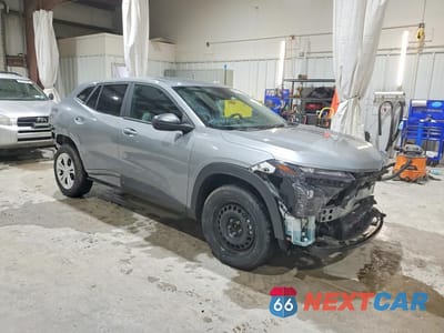 Czwarte zdjęcie samochodu z boku: 2024 CHEVROLET TRAX LS VIN:KL77LFE26RC190270 - miniatura