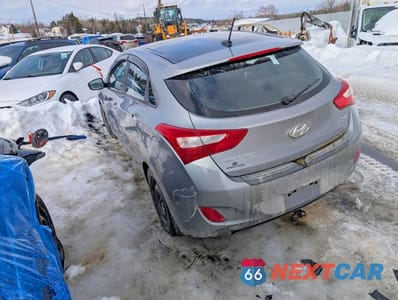 Drugie zdjęcie samochodu z przodu: 2015 HYUNDAI ELANTRA GT BASE VIN:KMHD35LH6FU239380 - miniatura