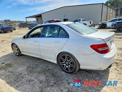 Drugie zdjęcie samochodu z przodu: 2014 MERCEDES-BENZ C 300 4MATIC VIN:WDDGF8ABXEG232055 - miniatura