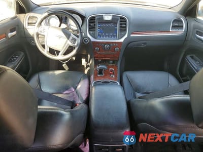 Zdjęcie 8 z 11 samochodu: 2013 CHRYSLER 300 VIN:2C3CCAAG4DH657203 - miniatura