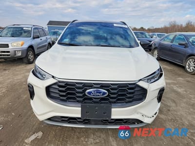 Piąte zdjęcie samochodu w środku: 2023 FORD ESCAPE ST LINE VIN:1FMCU9MN0PUB35764 - miniatura