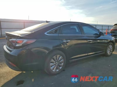 Trzecie zdjęcie samochodu z tyłu: 2017 HYUNDAI SONATA HYBRID SE VIN:KMHE24L36HA071007 - miniatura