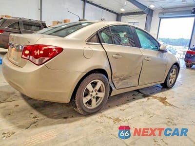 Trzecie zdjęcie samochodu z tyłu: 2016 CHEVROLET CRUZE VIN:1G1PE5SB3G7185506 - miniatura