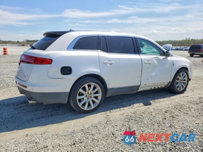 Trzecie zdjęcie samochodu z tyłu: 2010 LINCOLN MKT VIN:2LMHJ5FR6ABJ04754 - miniatura