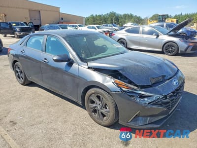 Czwarte zdjęcie samochodu z boku: 2023 HYUNDAI ELANTRA SEL VIN:5NPLM4AG9PH095367 - miniatura
