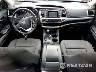 Zdjęcie 8 z 14 samochodu: 2017 TOYOTA HIGHLANDER LE VIN:5TDBZRFH6HS431516 - miniatura