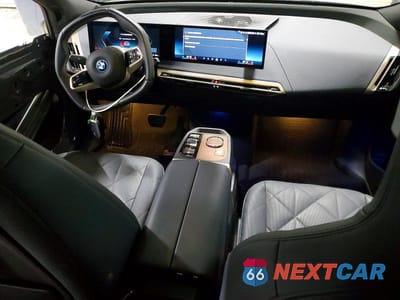 Zdjęcie 8 z 14 samochodu: 2024 BMW IX XDRIVE50 VIN:WB523CF06RCR43316 - miniatura